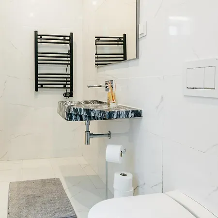 Modern 3 - Bedroom - Near Arroios Metro *